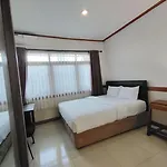 Tirtasari Nice Guesthouse 2 By Zuzu
