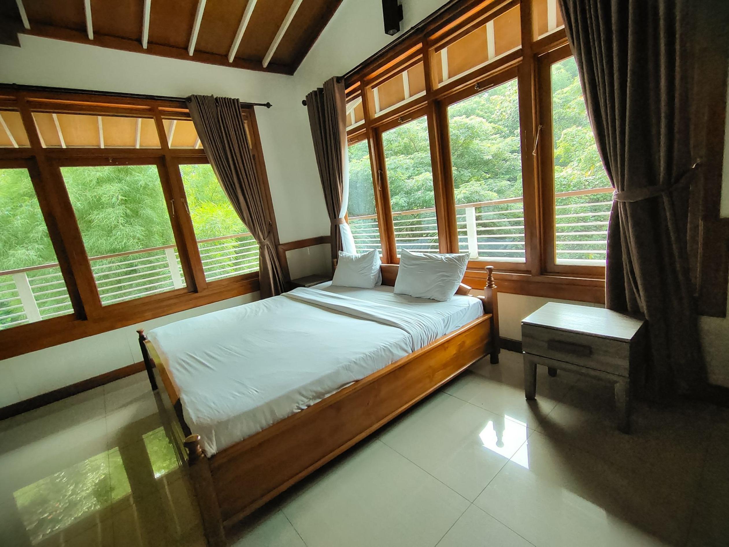 Tirtasari 2 By Zuzu Hotel 2*