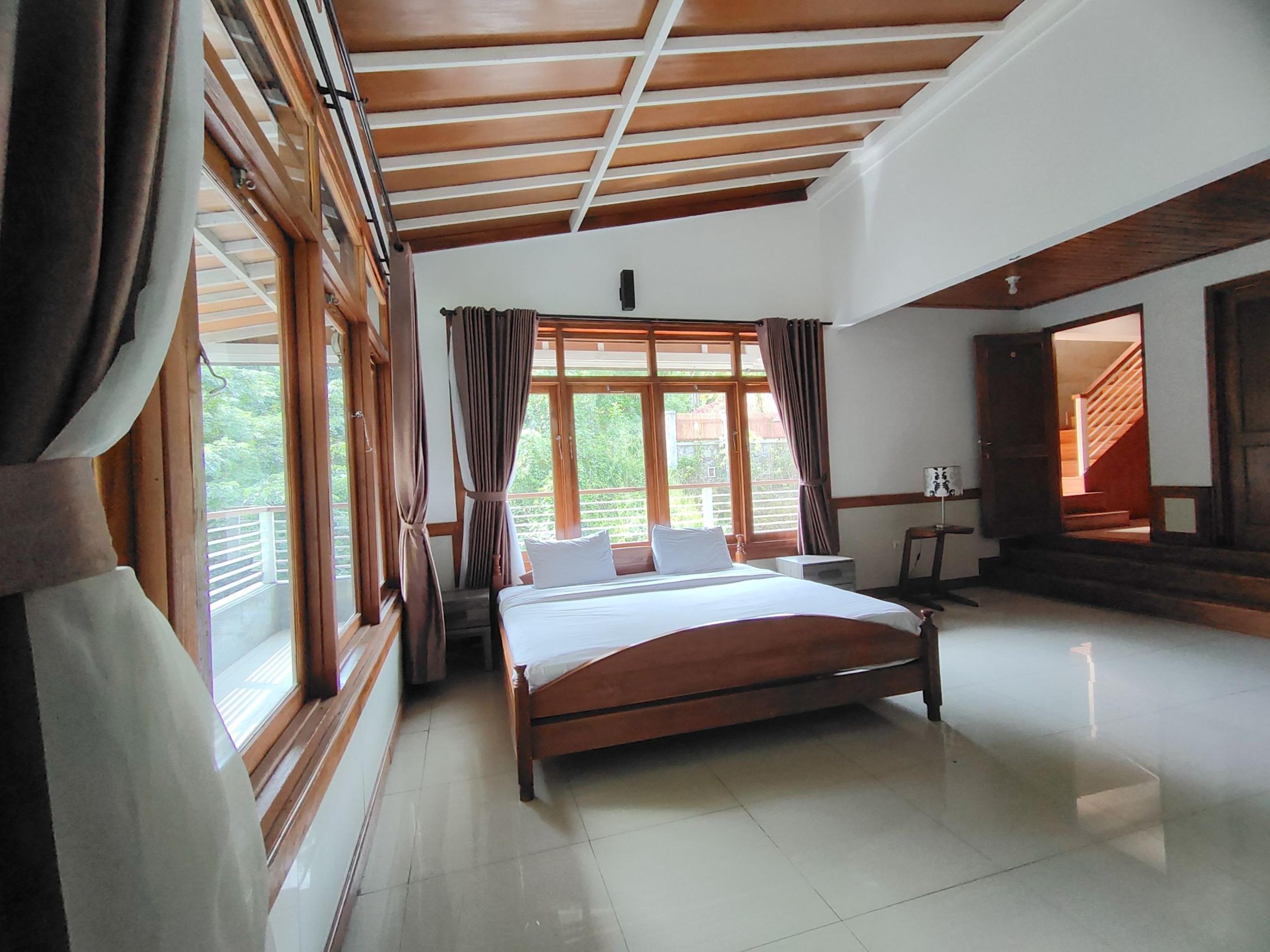 Hotel Tirtasari 2 By Zuzu Bandung