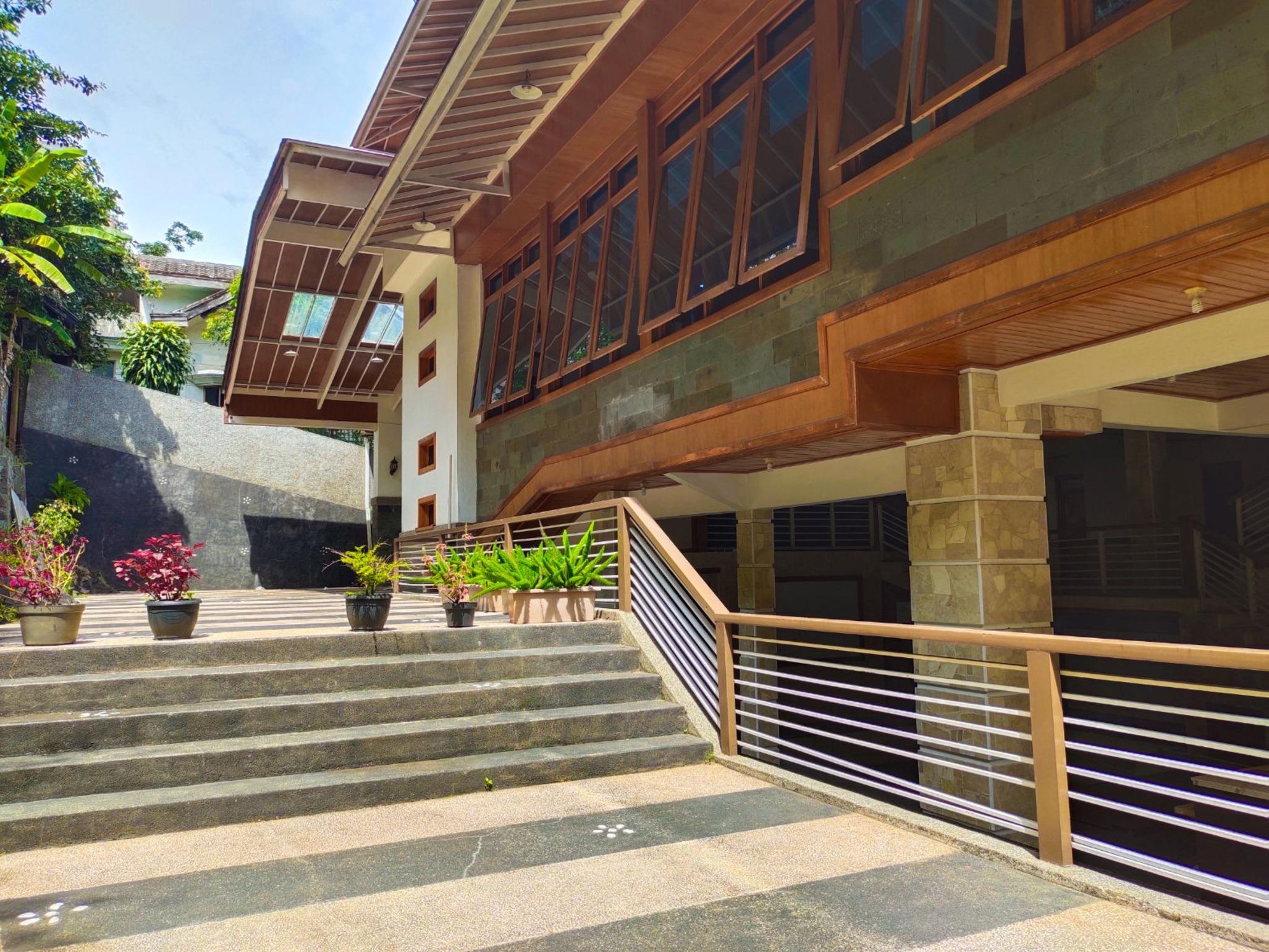 Hotel Tirtasari 2 By Zuzu Bandung