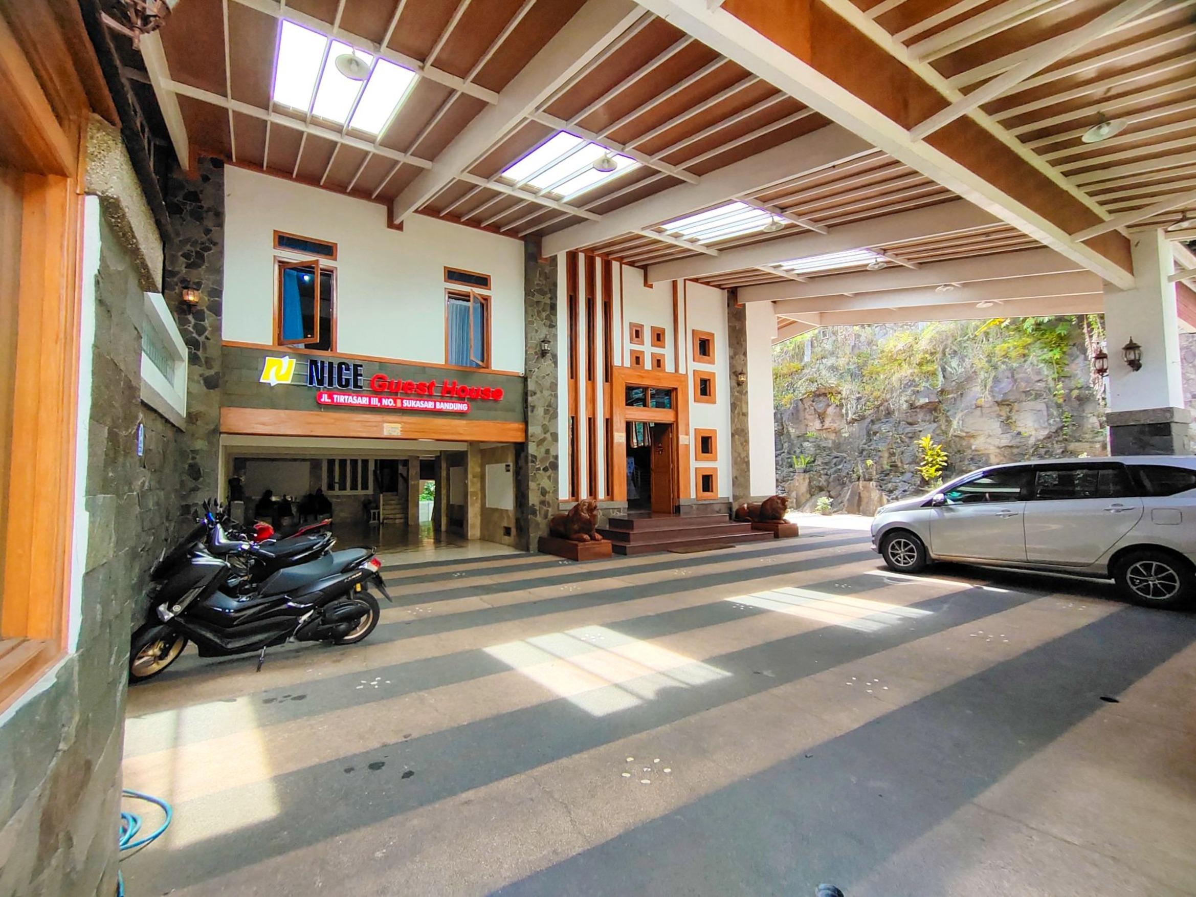 Tirtasari 2 By Zuzu Hotel 2*